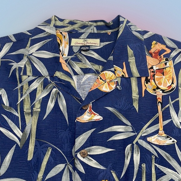 TOMMY BAHAMA Men’s Large Blue Casual Hawaiian Style Shirt - Picture 1 of 4